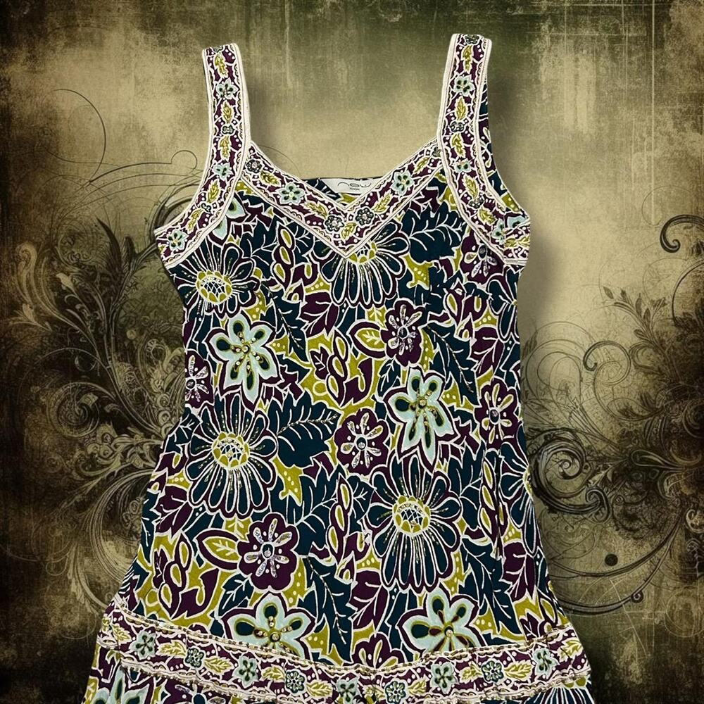 Intricate rare find petite embroidered florals& sequins bead